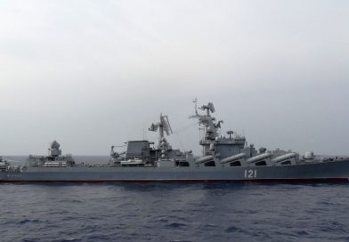 Navio russo Moskva afunda no Mar Negro após ser atingido por mísseis ucranianos